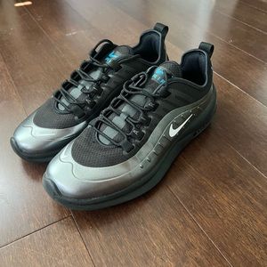 Nike air max axis